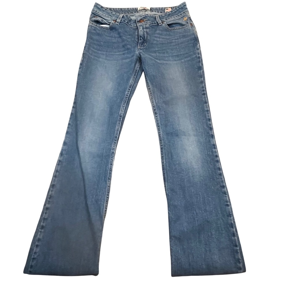 Wrangler Women's Straight Leg Jeans in Light Blue Wash